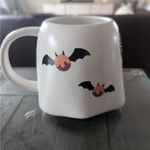Tim Hortons LIMITED EDITION Colour-Changing Halloween Ghost Ceramic Mug - Picture 4 of 4